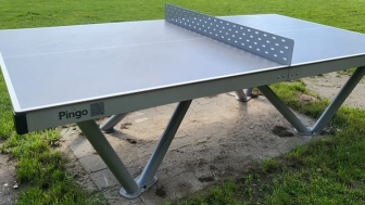 Tischtennis auf dem Sportplatz