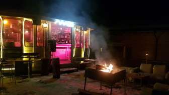 Gondelbar, Hotel Jungfrau bei Nacht