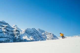 Skiing in the Grindelwald-Wengen ski area on the Kleine Scheidegg.