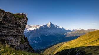 «First View»: Vue panoramique sur les alpes bernoises