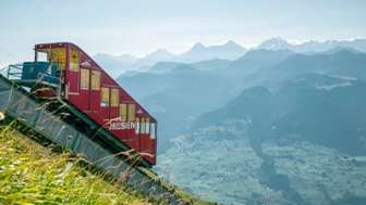 Niesenbahn - die Schweizer Pyramide am Thunersee