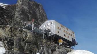 Mönchsjoch hut